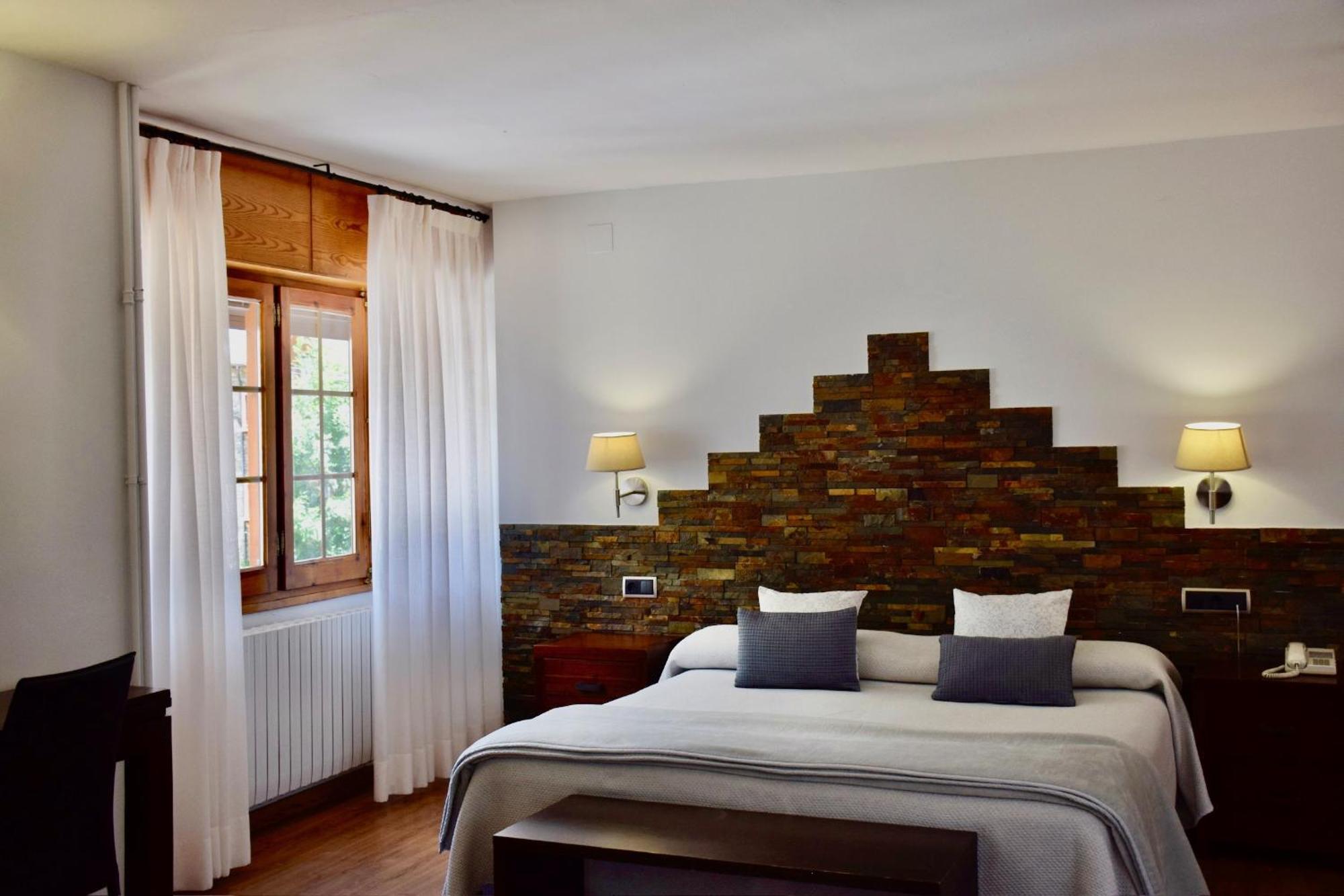 Hotel L'Auet Erillavall Esterno foto