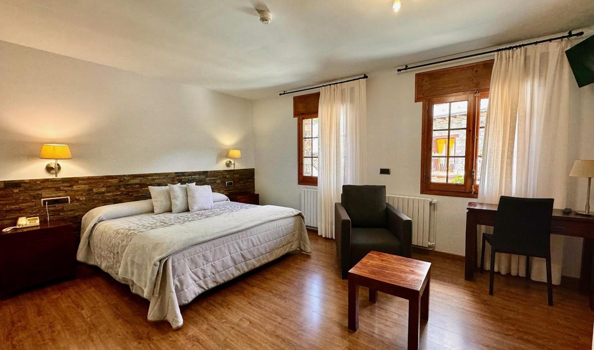 Hotel L'Auet Erillavall Esterno foto