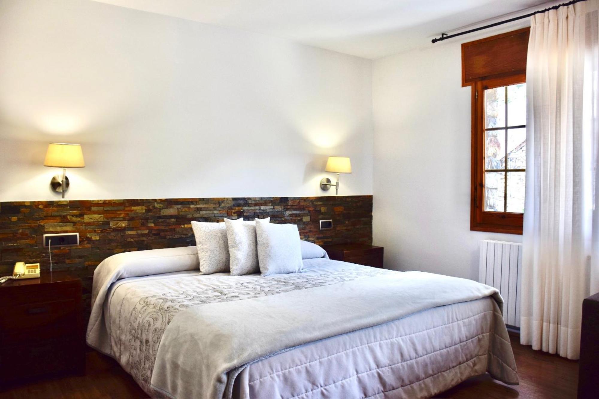 Hotel L'Auet Erillavall Esterno foto