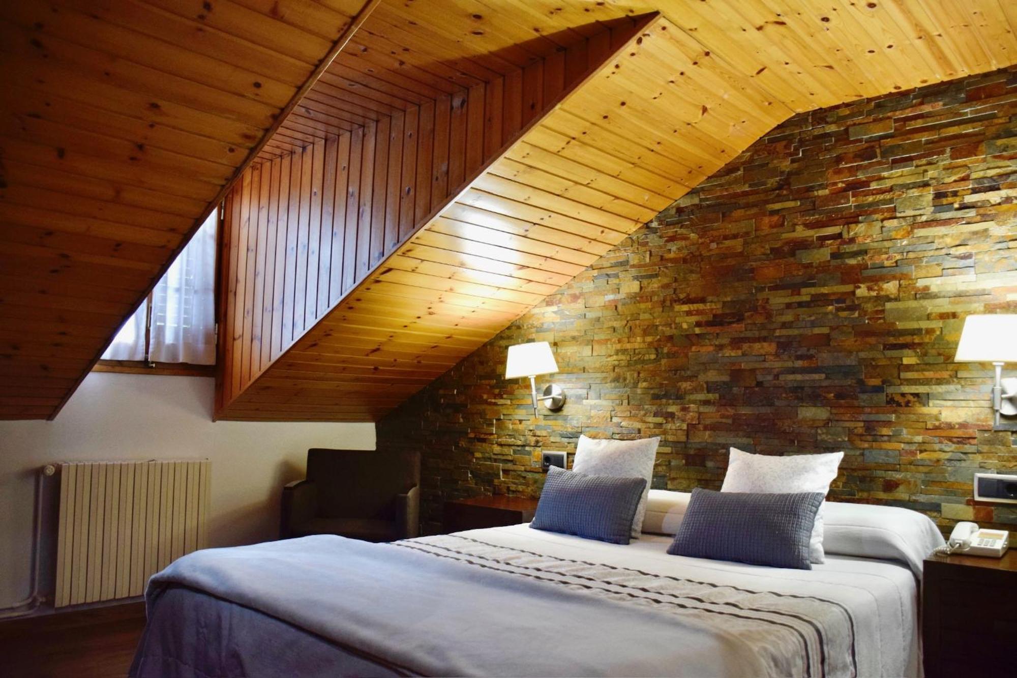 Hotel L'Auet Erillavall Esterno foto